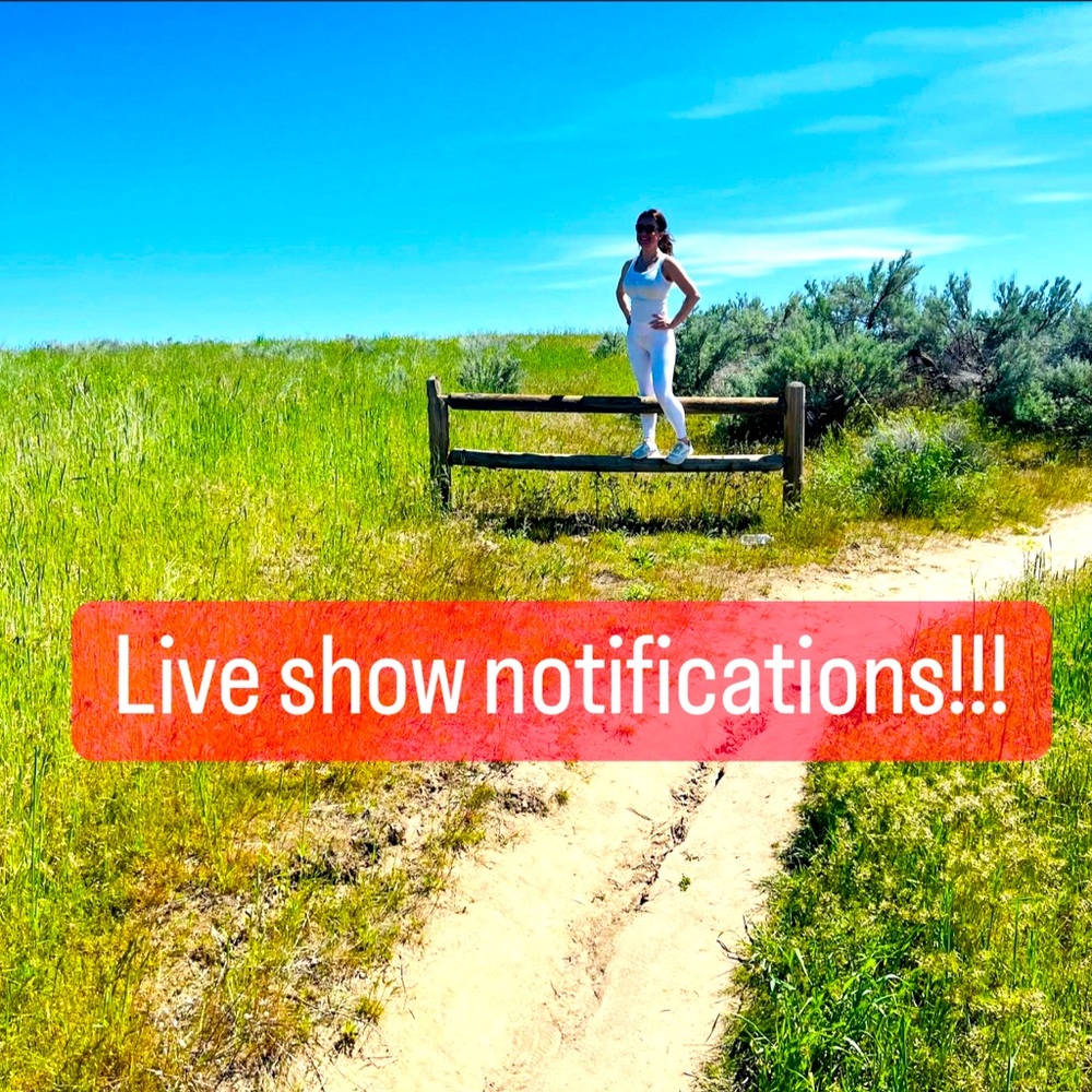 Like this post to receive notifications of live shows ❤️💗👗👚